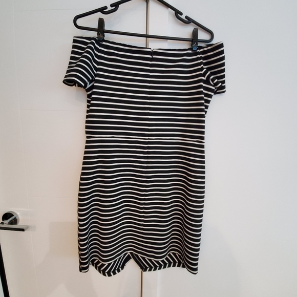 Off the Shoulder Striped Dress - New - Picture 2 of 5